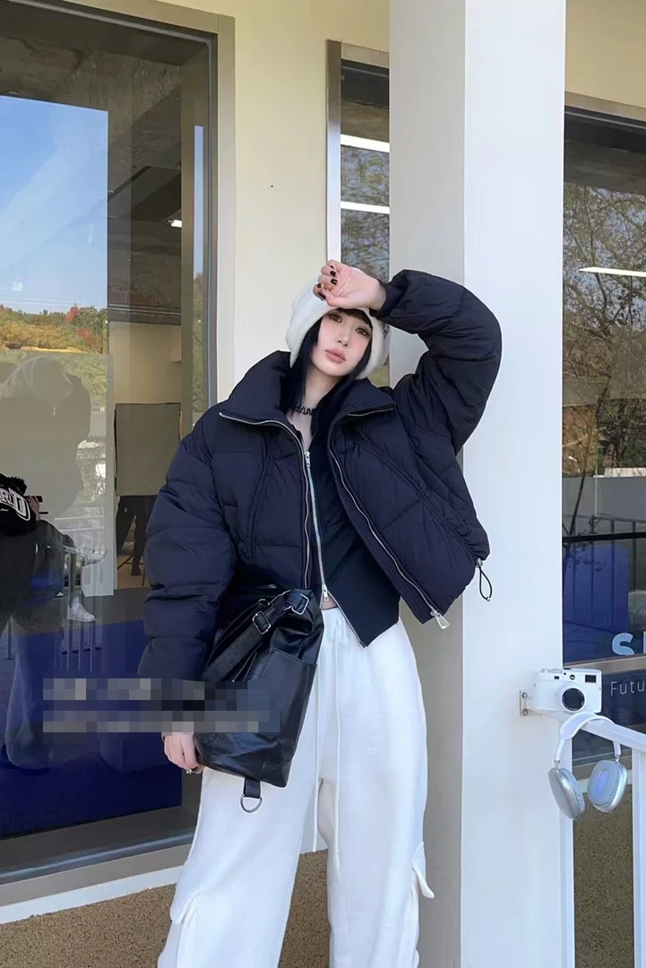 （拍一送一）小款时尚百搭羽绒服黑色经典色