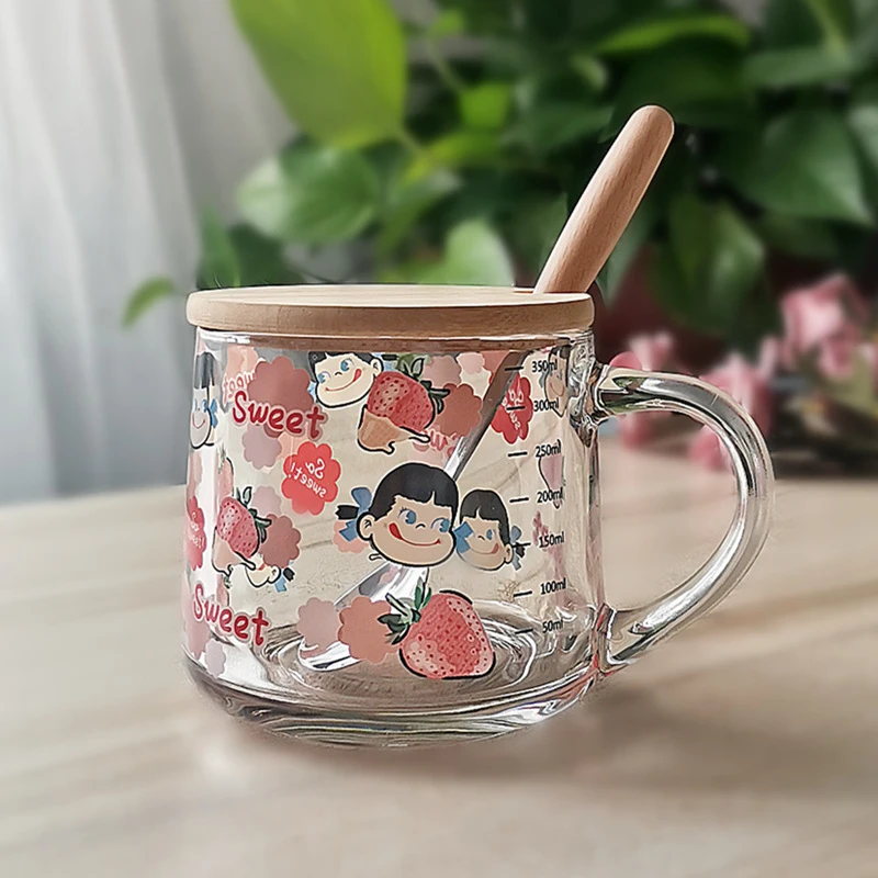 ins玻璃杯吸管牛奶早餐杯可爱卡通刻度杯子加盖勺礼品耐热带盖