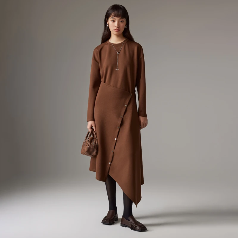 IN AND ON设计感围裹两穿式 立体裁剪人字纹针织连衣裙 53771