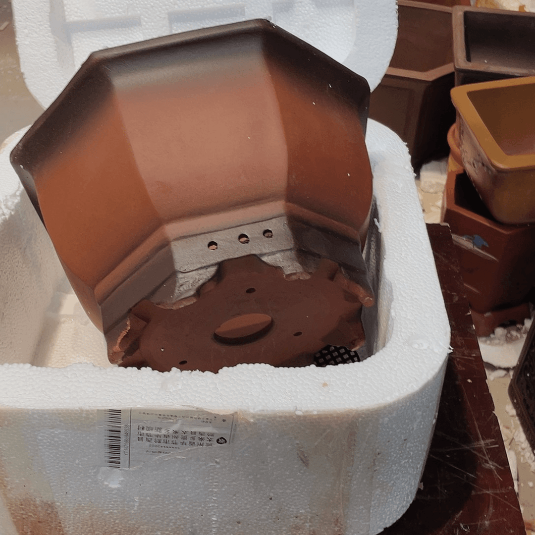 紫砂花盆干净利落