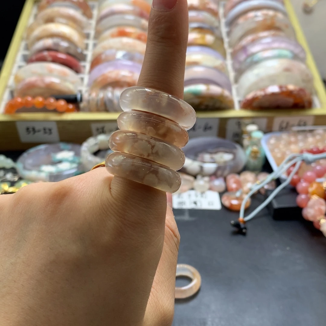 【闪购商品】玛瑙/玉髓手镯未镶嵌是****