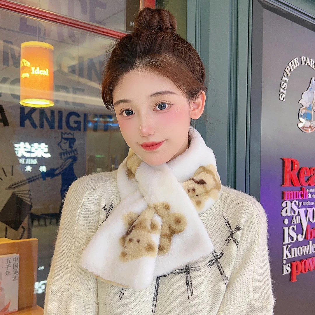 卡通小熊围脖秋冬季学生外出骑行百搭保暖毛绒加厚交叉围巾情侣款