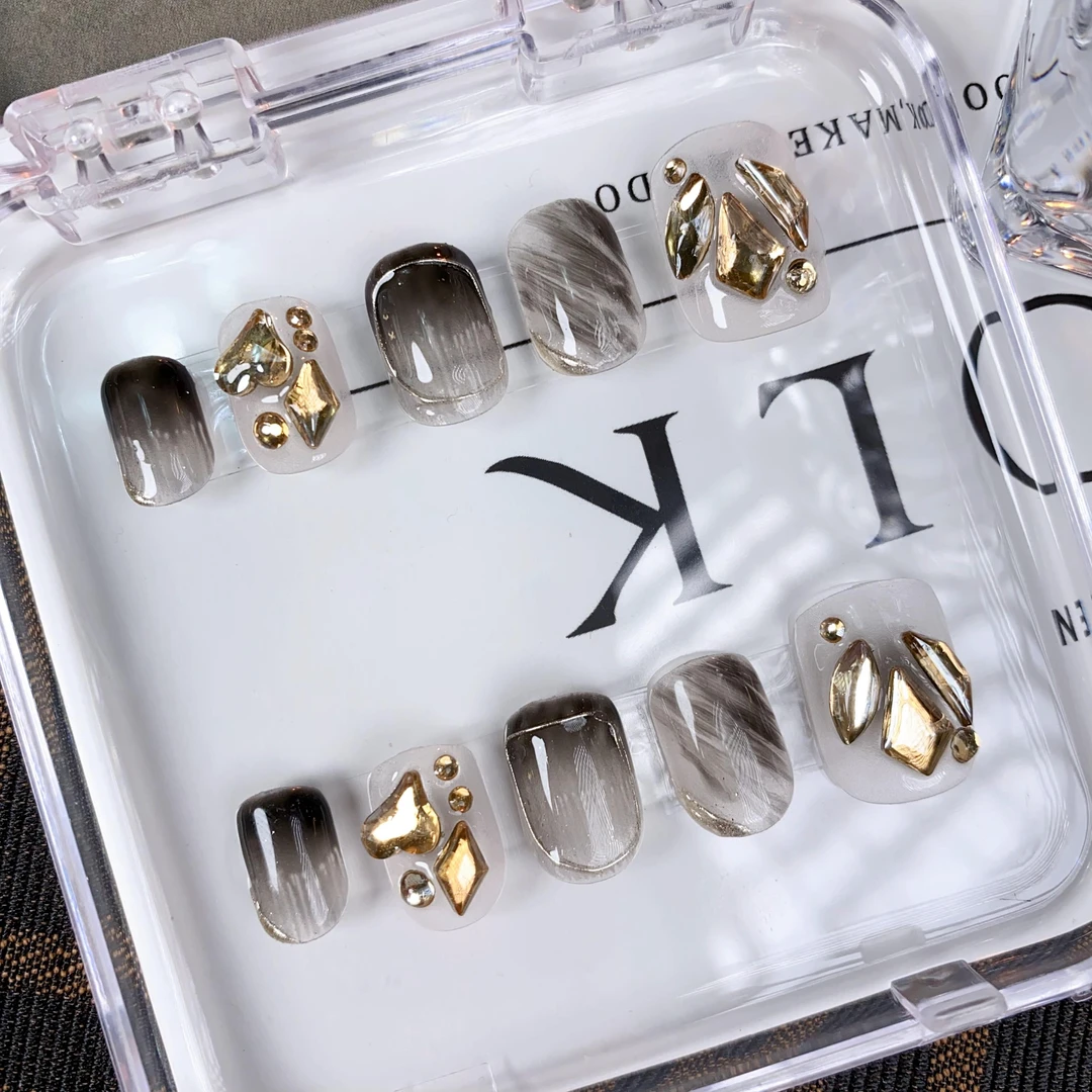 【S码】纯手工穿戴甲短款黑色晕染冰透爆闪水晶香槟钻930474短方