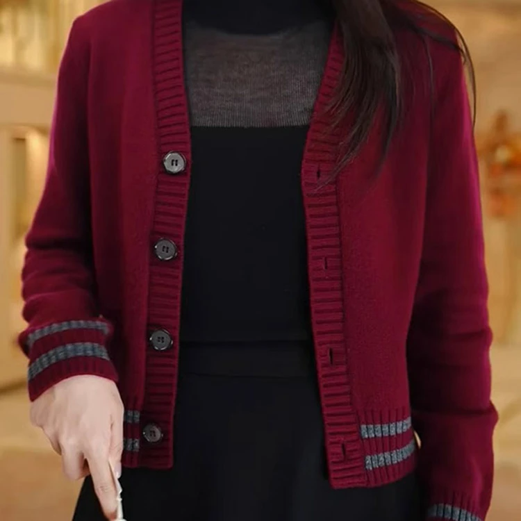 v领毛衣外套时尚撞色长袖针织开衫别致上衣法式秋冬舒适洋气设计