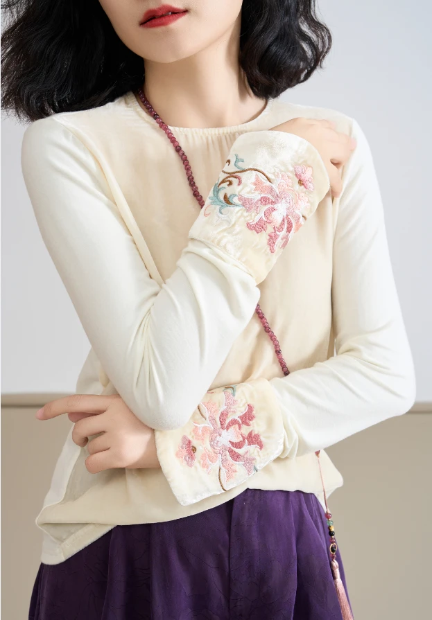 【粉丝福利】樱美嘉时尚桑蚕丝丝绒拼接刺绣黑白打底T恤DY1228