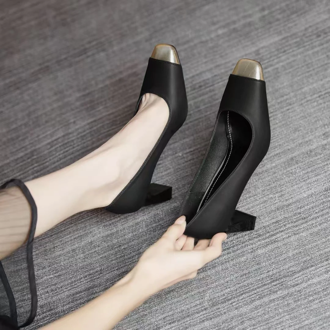 粗跟气质春季2025新款方头浅口时尚小众百搭通勤高跟女单鞋轻职风
