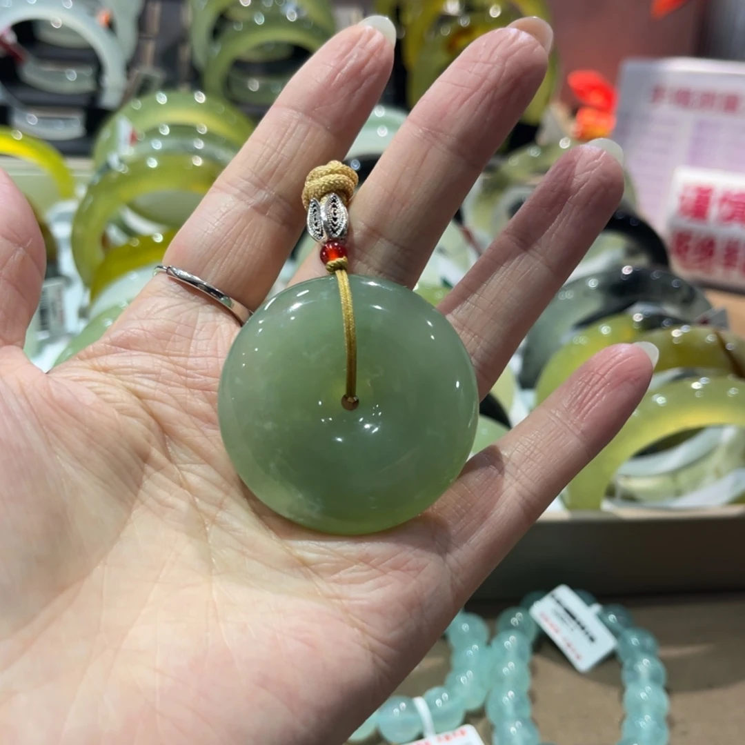 岫玉手镯未镶嵌我