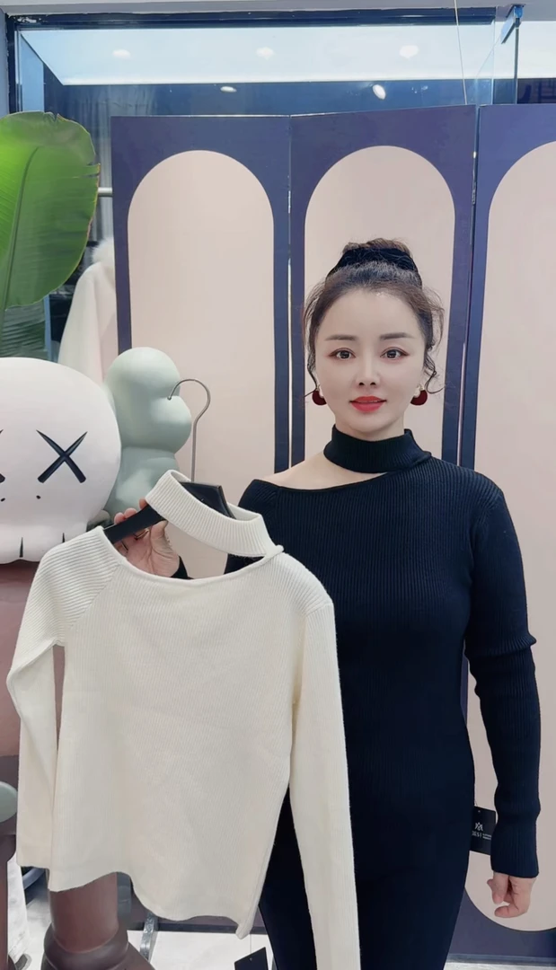 小心机锁骨打底气质