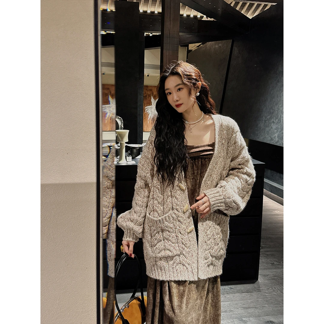 【云C专属】三吉黑花【乐野】女秋冬慵懒宽松oversize扭花大开衫外套