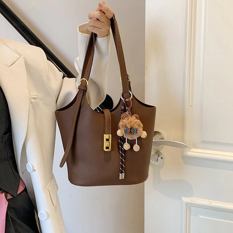 复古风腋下水桶包PU材质2025秋冬新款时尚大容量单肩包小众高级感