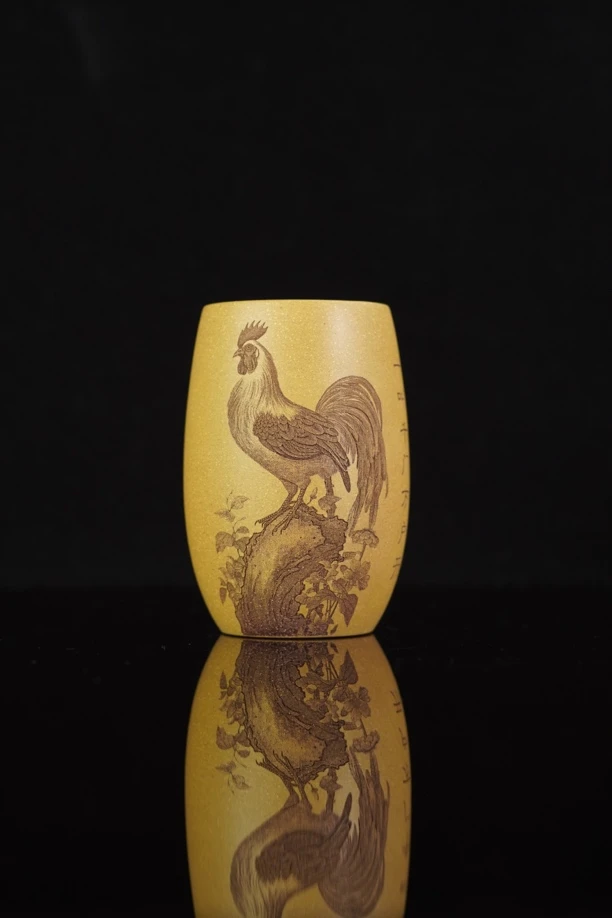 宜兴紫砂杯全手工主人杯原矿黄金段泥刻绘公鸡大吉大利暖手龙蛋杯