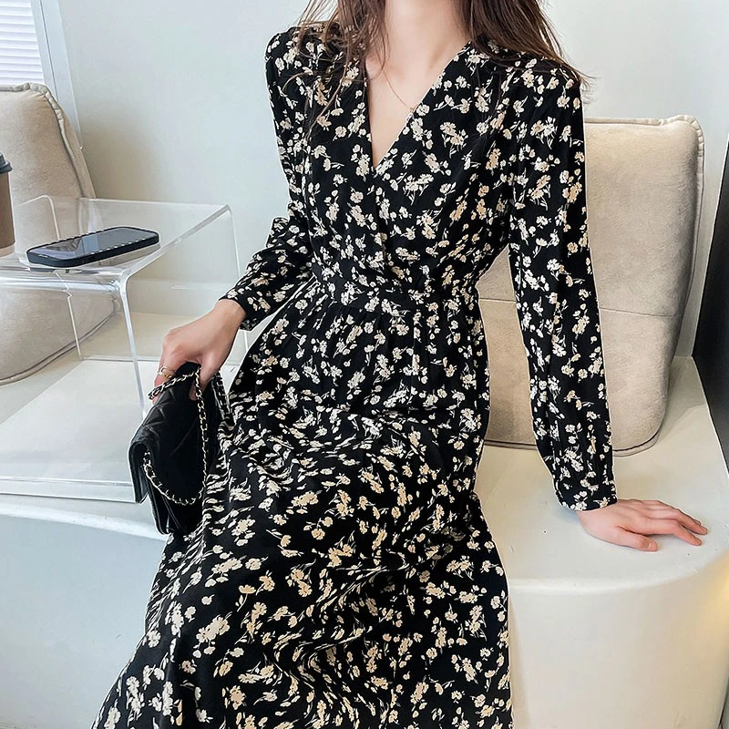 2025新款显瘦碎花连衣裙秋季V领女款大码胖mm秋冬长袖碎花裙爆款
