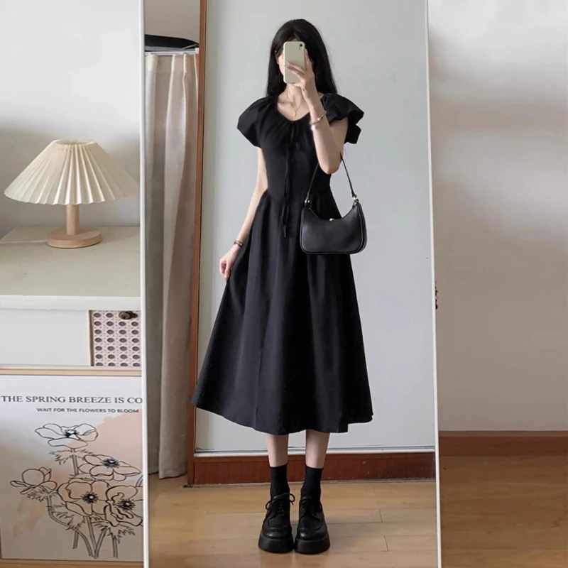2839法式高级感黑色方领连衣裙2025新款女装春季赫本风显瘦长裙子