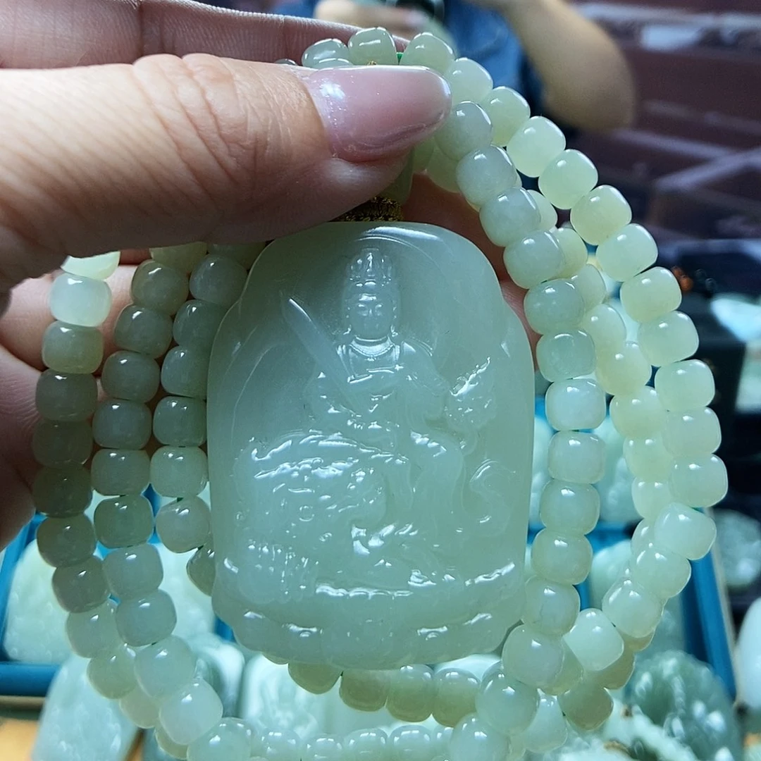 和田玉颈饰未镶嵌清**来