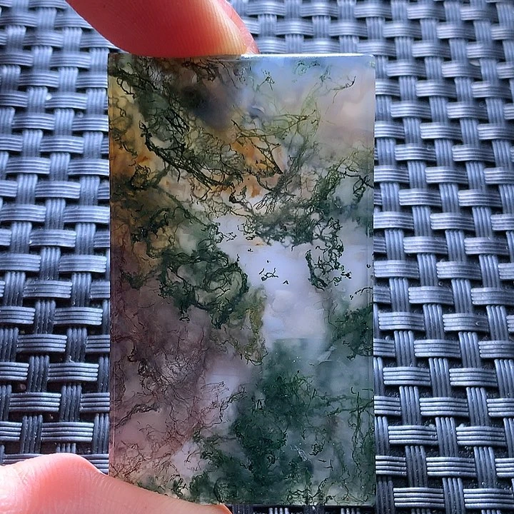 玛瑙/玉髓颈饰未镶嵌但**冠