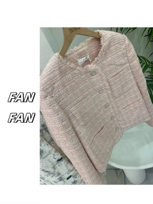 饭饭家  减龄经典小圆领温柔粉色小香风短款外套