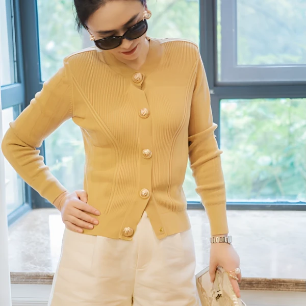 2025春秋显瘦针织针织短款上衣时尚百搭修