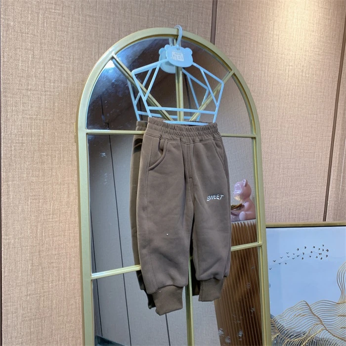 AA032   宝宝咖色厚裤子