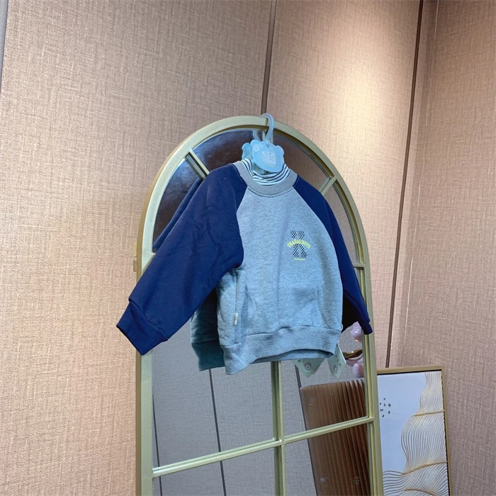 AG070  宝宝灰色拼接加绒长袖卫衣