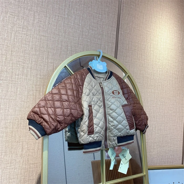 AV059    宝宝拼接色厚外套