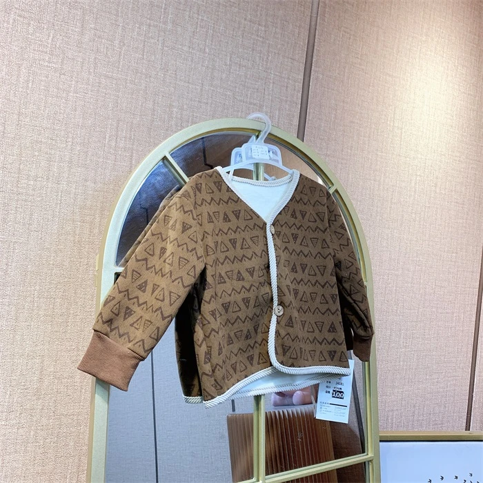 R3173    宝宝咖色开衫加绒小外套