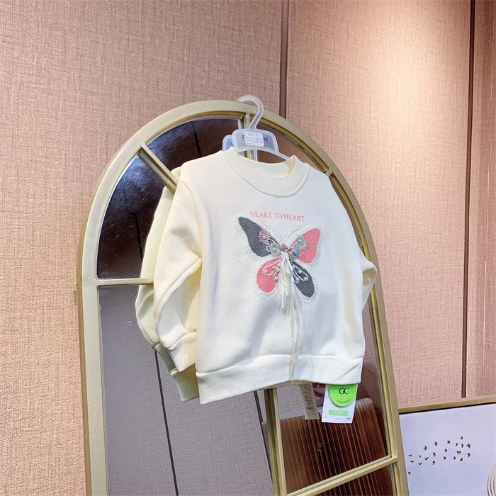 AU070   宝宝米杏色蝴蝶加绒圆领卫衣