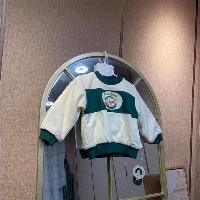 EM620   宝宝杏色拼接圆领蚕丝夹棉卫衣