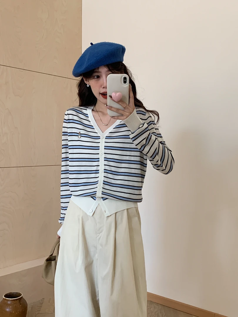 【素简.870198】30羊毛设计感刺绣兔子大V领羊毛开衫（24.10.08福利）