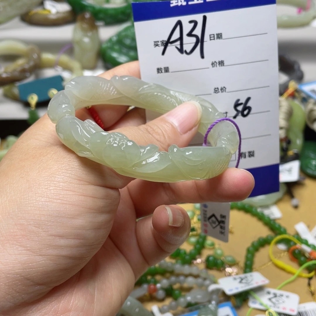 和田玉手镯未镶嵌