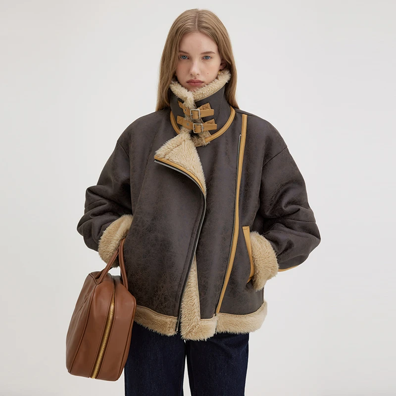 10.24范洛摩登“撞色皮装饰”立领皮毛一体廓形感夹克外套 FD23W130