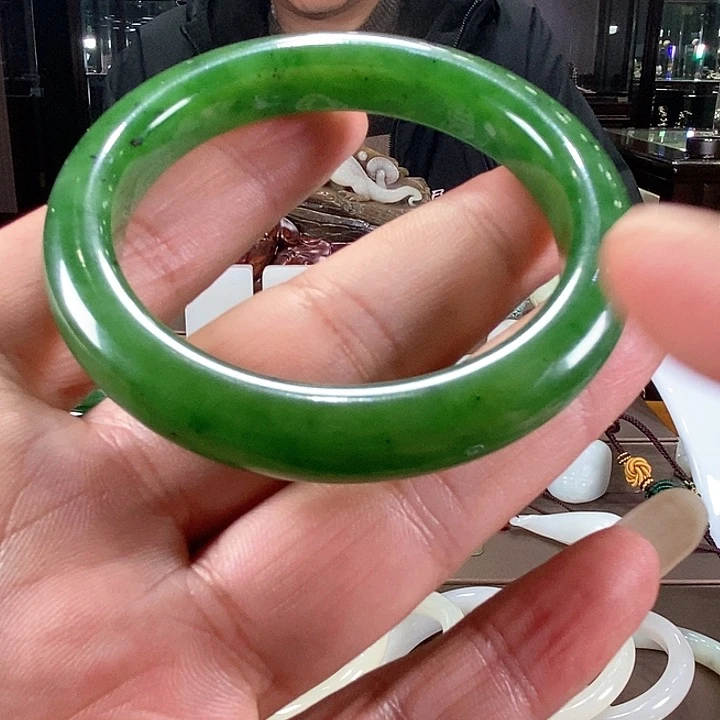 和田玉（碧玉）手镯未镶嵌