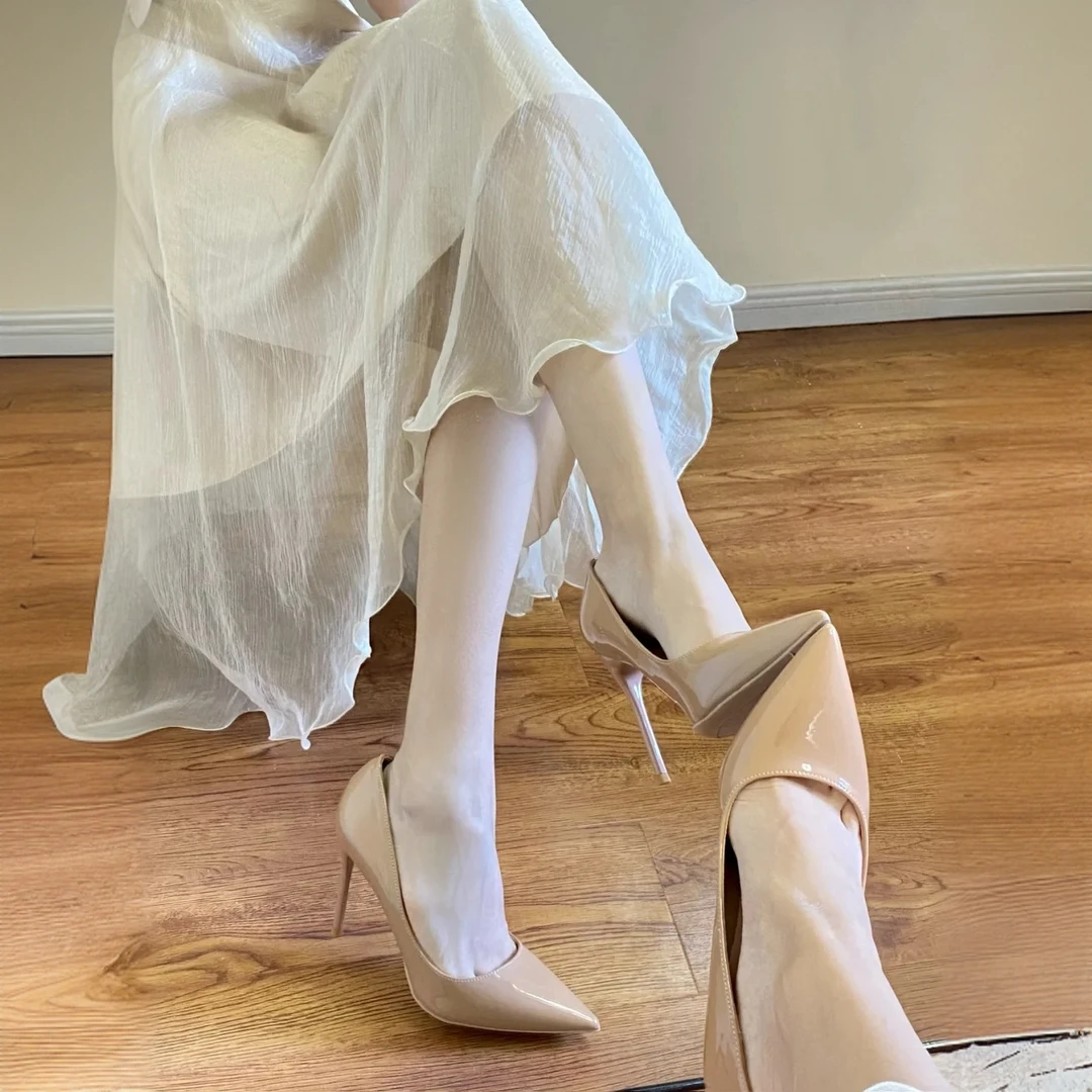 尖头裸色细跟高跟鞋2024新款漆皮通勤气质配裙子绝美高跟单鞋女