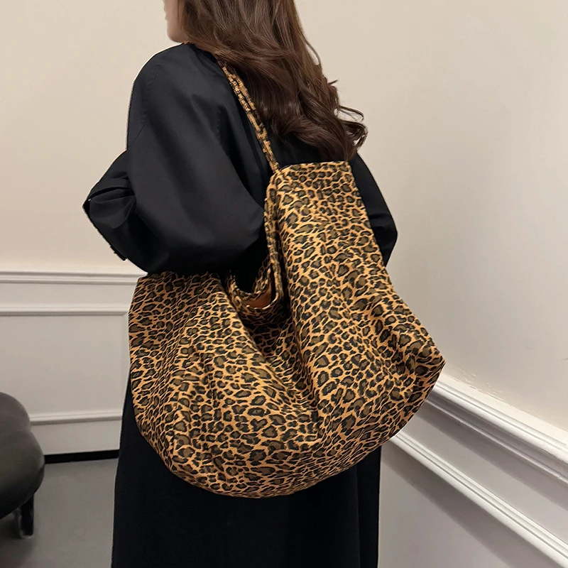 2025新款大容量慵懒豹纹大单肩包ins松弛感百搭日韩实用帆布包女