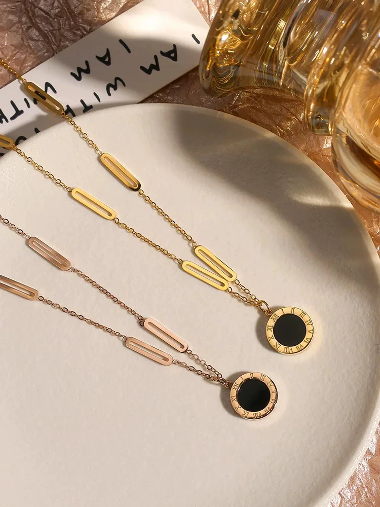 钛钢吊坠 罗马项链女款新款爆款吊坠配饰锁骨链男士高级感不掉色