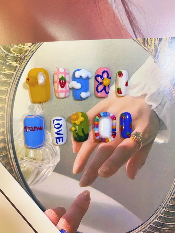 春田花花~重工手工卡通彩绘手绘穿戴甲气质短款指甲片