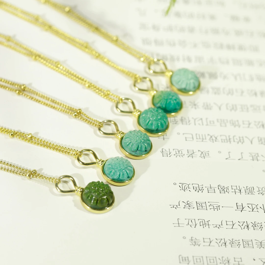 原矿绿松石吊坠精致时尚气质百搭款简约坠链多色多样性发货一件