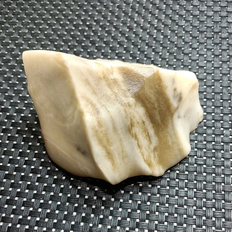 新疆戈壁五彩石盆景石