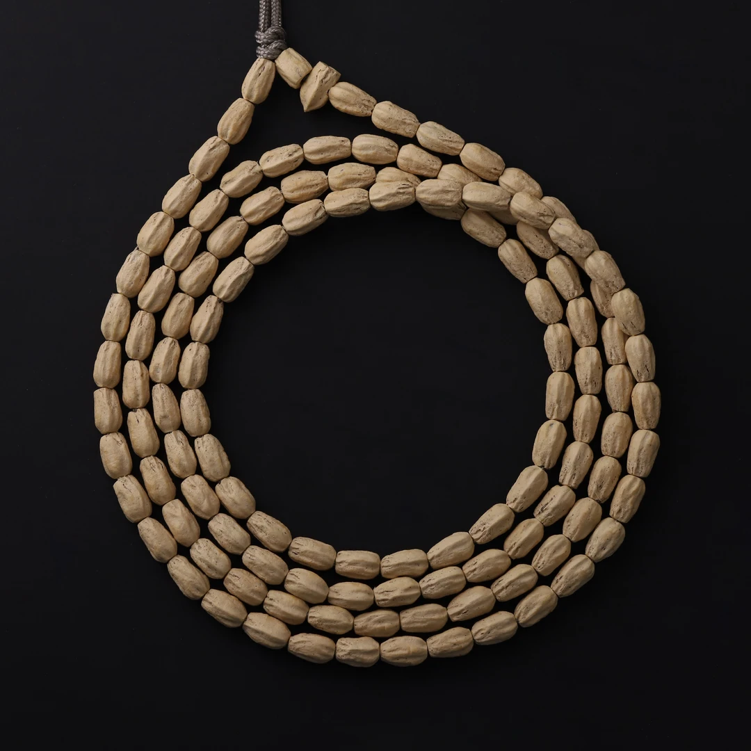 S7823【倚天】定制热振超长极顺纹百香籽文玩108长串（送工具）