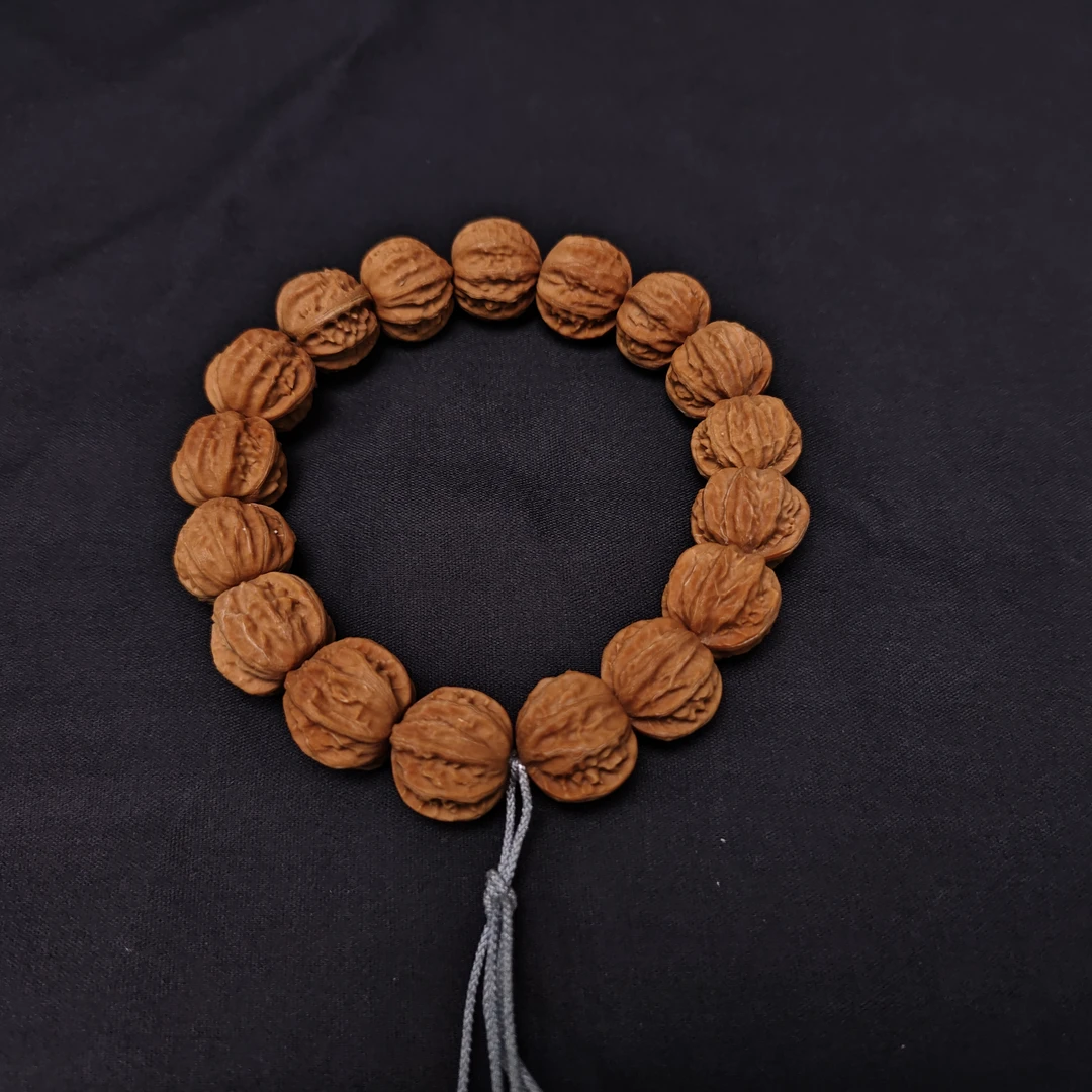 S8675-1 微修精配树王矮桩京八棱核桃单圈文玩手串