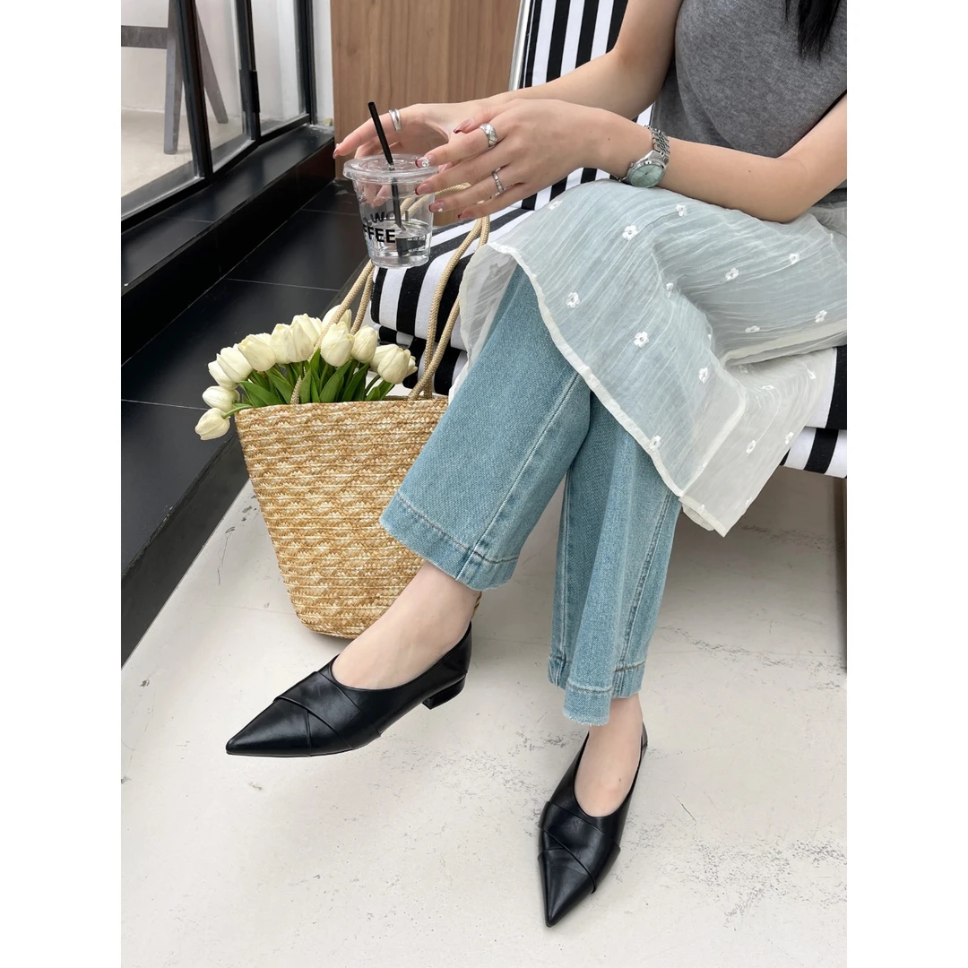 【炒鸡舒服°】 百搭韩系深口温柔仙女风 平底尖头轻奢晚晚鞋女 D080