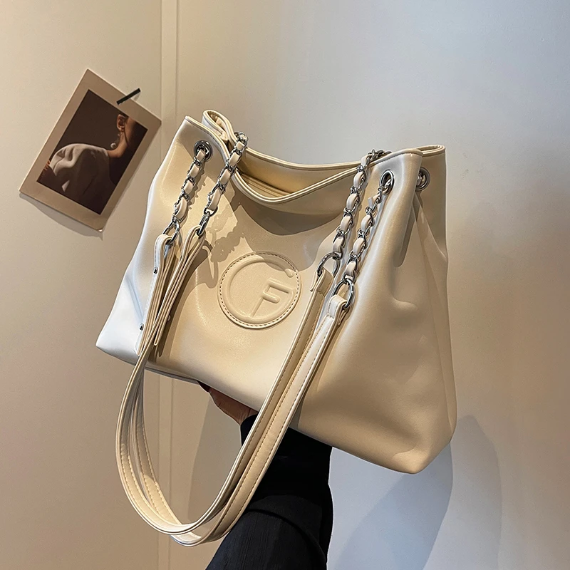 艾米兔女包2025新款潮流大容量时尚精美链条百搭简约单肩托特包