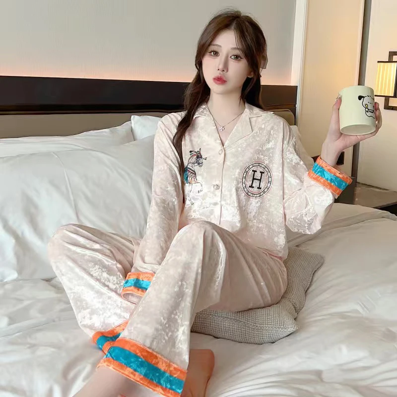 【金丝绒】秋冬季睡衣女网红开扣子钻石绒翻领长袖长裤家居服套装女