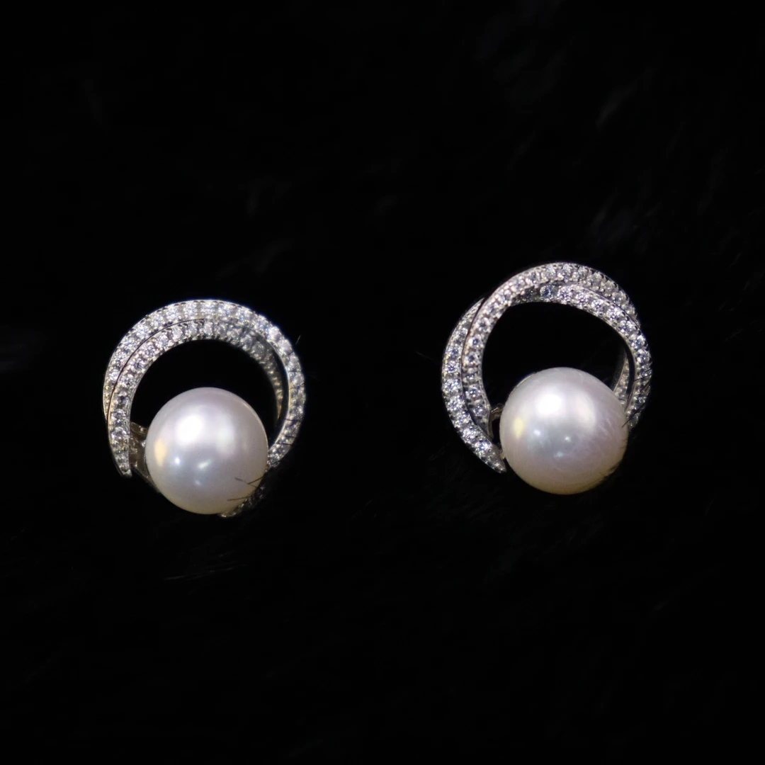 法式轻奢925银镶钻圆环形天然淡水珍珠耳饰