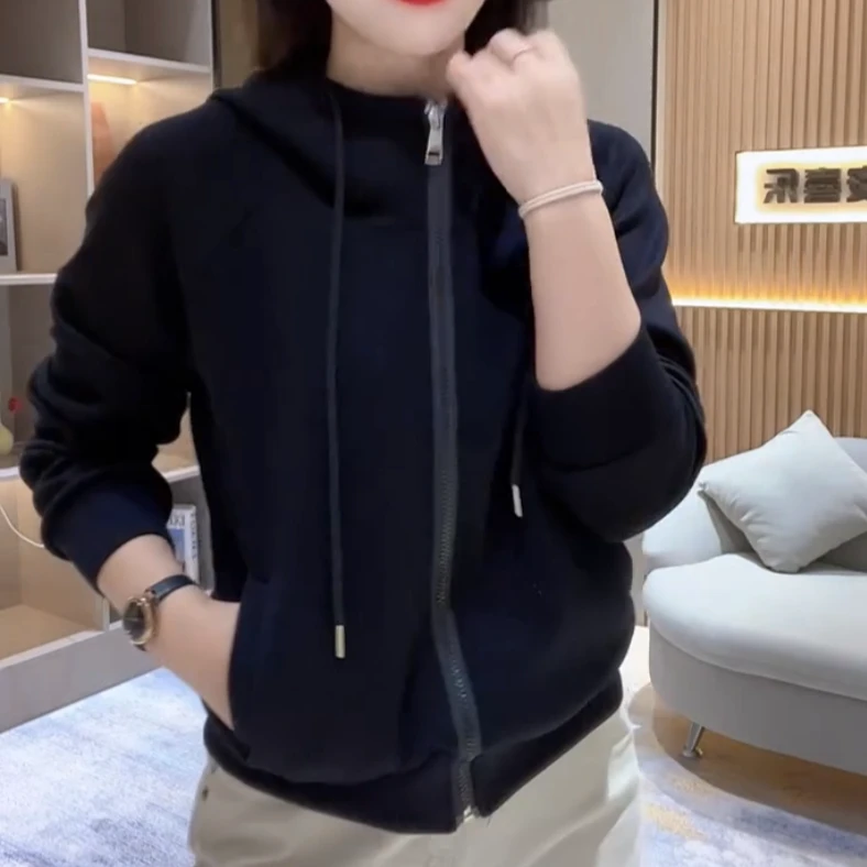 保暖秋冬春季显瘦运动时尚休闲百搭女士连帽加绒宽松外套上衣长袖