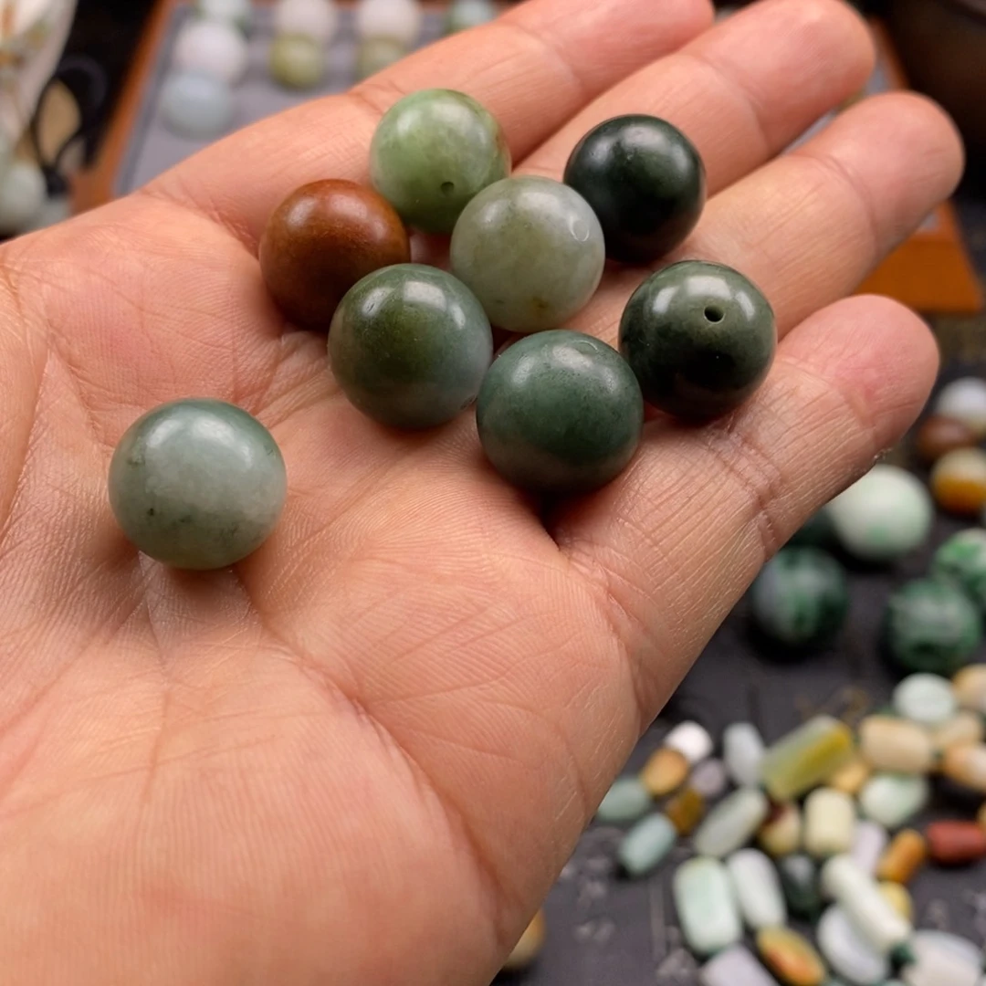 翡翠手串未镶嵌散珠