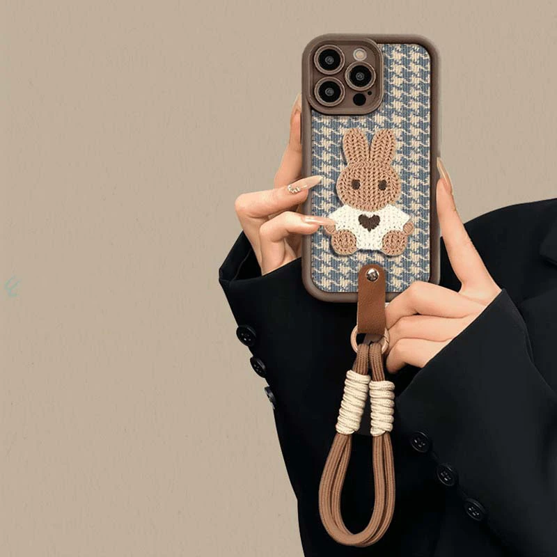 格纹小兔适用苹果14pro手机壳新款iPhone13可爱15防摔全包保护套