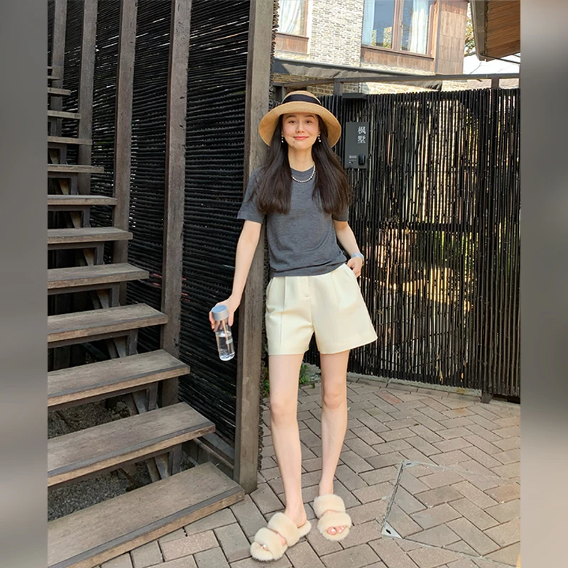 WinnieTang强捻桑蚕丝羊毛混纺 立体打褶抗皱西装短裤24S310004K