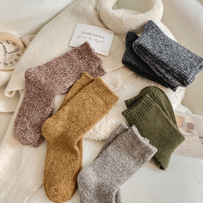 纯色羊毛袜子女中筒袜秋冬咖色加厚保暖冬天月子长筒袜居家地板袜