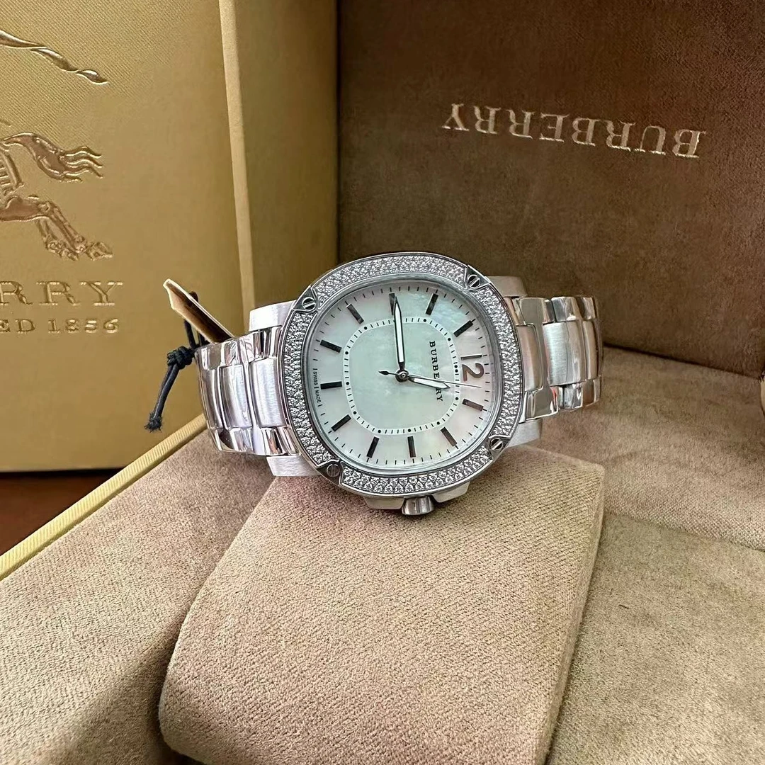 【香港发货】BURBERRY/博柏利女士石英钢带手表  直径34mm  BBY1801