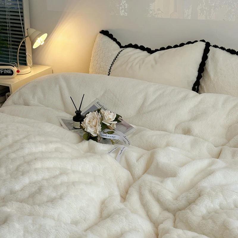 牛奶绒四件套2023年新款拼接兔兔绒款冬季保暖加厚纯色简约三件套